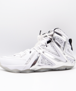 Nike: Lebron XII Elite Sp/Pigalle - 806951-100 - https://sneakerzz.digi-nomads.nl